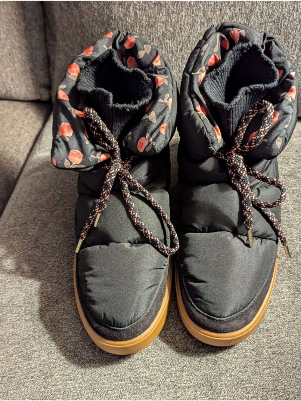 Kate Spade Black Winter Boots Womens 10 Quilted With Floral Prints & Lace-Up Des